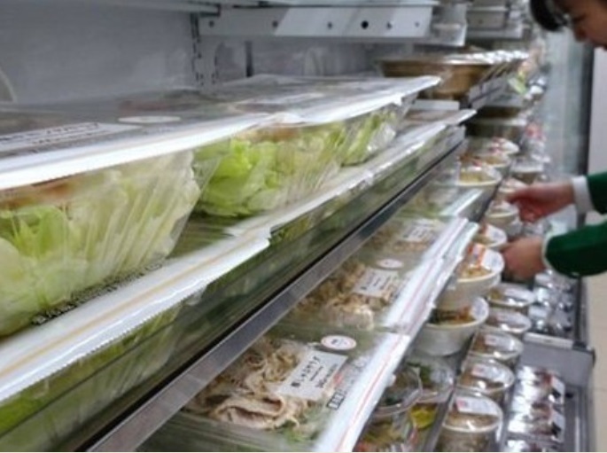 Japan: LED lettuce for Seven-Eleven